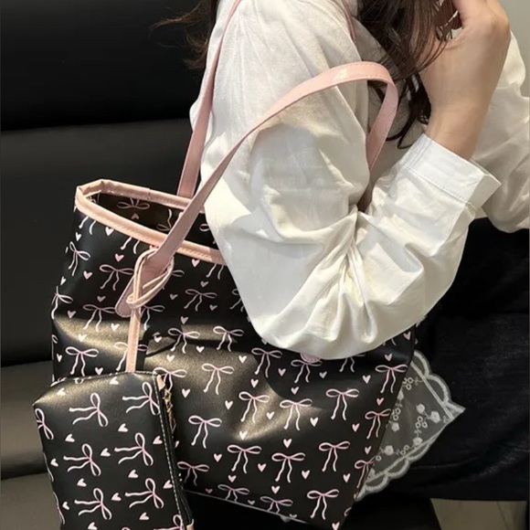 Pink and Black Bow Pattern Tote Bag - Picture 5 of 10